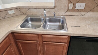 11428 Hackmatack Way in Houston, TX - Building Photo - Building Photo