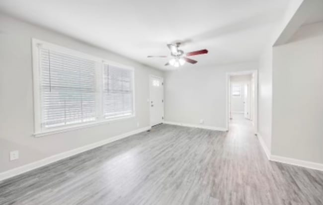 673 Des Moines Dr in Nashville, TN - Building Photo - Building Photo