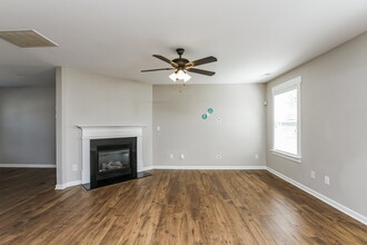 1917 Slumber Oaks Ct in Huntersville, NC - Building Photo - Building Photo