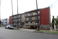 Silver Towers Apartments in Los Angeles, CA - Building Photo - Building Photo