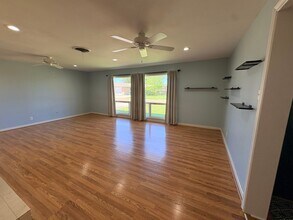 901 Fair Oaks Ln in Lake Charles, LA - Building Photo - Building Photo