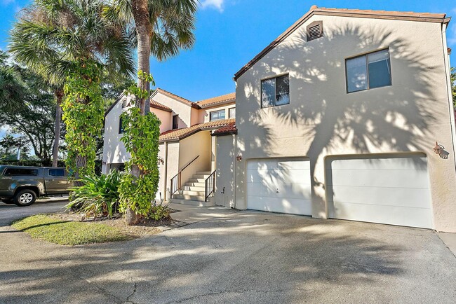 property at 13 Via de Casas Sur