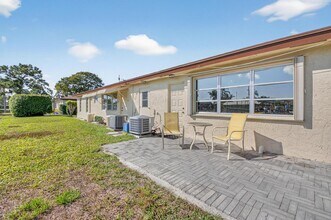 5280 Nesting Way in Delray Beach, FL - Foto de edificio - Building Photo