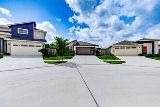3032 Gunnersbury Dr in Houston, TX - Building Photo - Building Photo