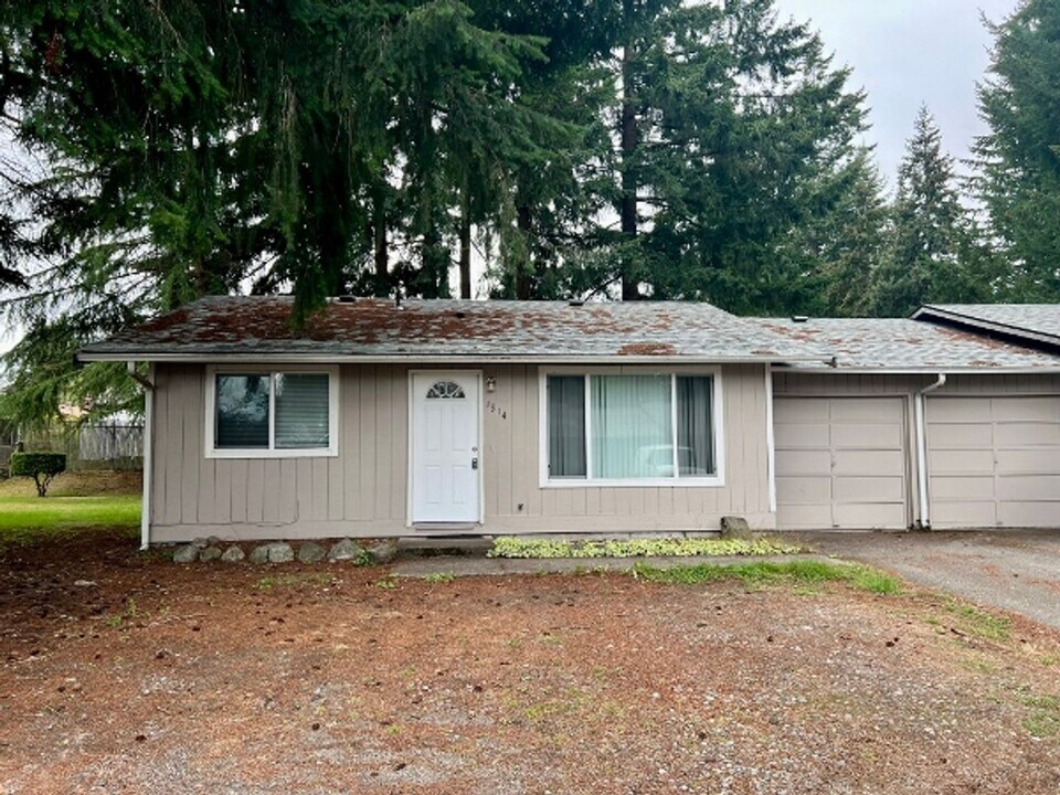 1914 Golf Club Rd SE in Olympia, WA - Building Photo