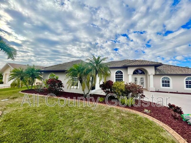 9 Medalist Way in Rotonda West, FL - Building Photo - Building Photo