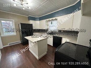 1103 Oregon St in Oshkosh, WI - Building Photo - Building Photo