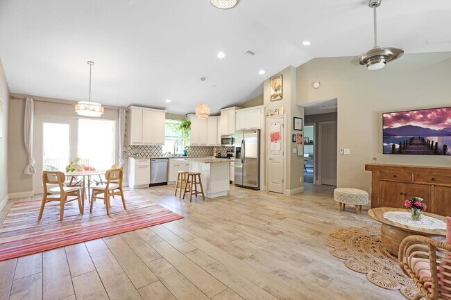 4529 Worcester Rd in Sarasota, FL - Building Photo - Building Photo