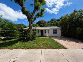 6466 SW 14th St in West Miami, FL - Building Photo