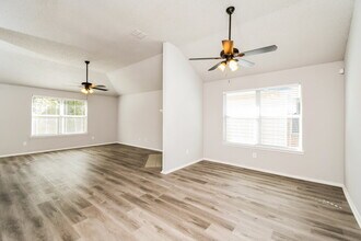 1041 Stockton Dr in Burleson, TX - Building Photo - Building Photo
