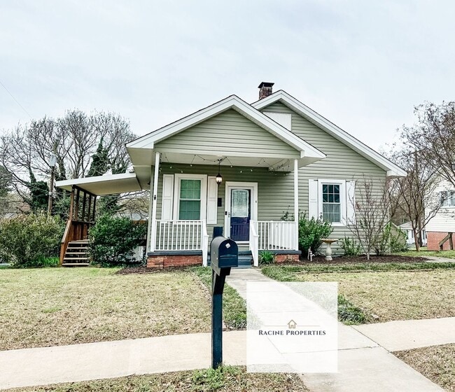 property at 6 Crest St