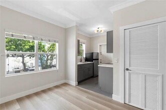 2431 Biscayne Blvd in Miami, FL - Building Photo - Building Photo