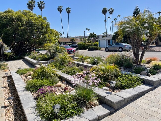 919 La Fiesta Ct in San Marcos, CA - Building Photo - Building Photo