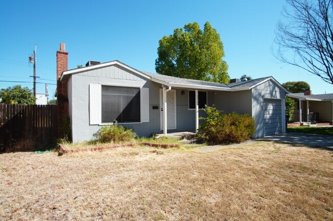 2739 Kroy Way in Sacramento, CA - Building Photo - Building Photo