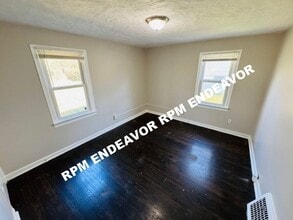 5615 Beldon Dr in St. Louis, MO - Building Photo - Building Photo