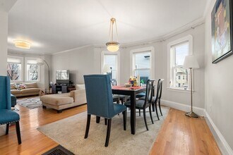 8 Seven Pines Ave in Cambridge, MA - Building Photo - Building Photo
