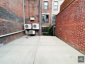 Enormous Striver's Row 2 Bedroom/Flex 3 Du in New York, NY - Foto de edificio - Building Photo