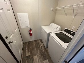 691 Oregon St in Belleville, MI - Building Photo - Building Photo