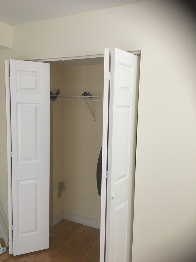 1 Watermill Pl, Unit 112 in Arlington, MA - Foto de edificio - Building Photo