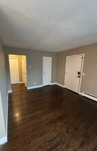 3341 Parkcrest Ln, Unit 3 in Cincinnati, OH - Foto de edificio - Building Photo