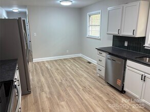 1222 Long Shoals Rd in Lincolnton, NC - Building Photo - Building Photo