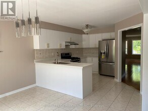 179 Flagstone Way in Newmarket, ON - Building Photo - Building Photo