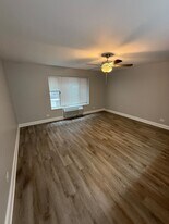 744 W Gordon Terrace in Chicago, IL - Building Photo