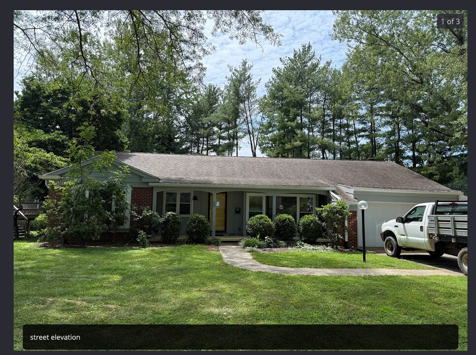 50 Eden Pl in Athens, OH - Foto de edificio