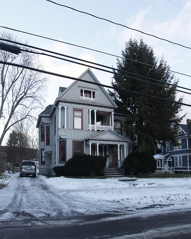 62 Elm St in Oneonta, NY - Building Photo - Building Photo