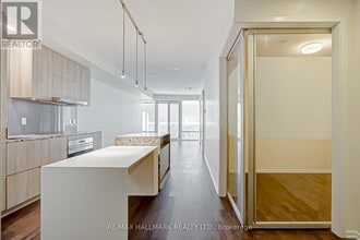 1-311 Bloor St E in Toronto, ON - Building Photo - Building Photo