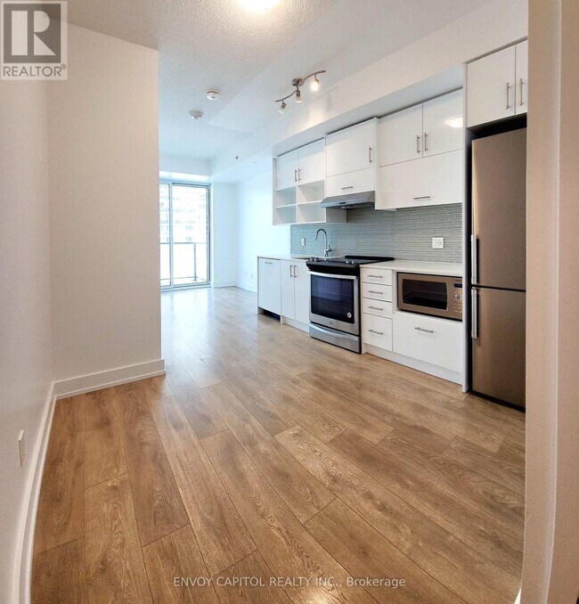 128 Fairview Mall Dr in Toronto, ON - Building Photo - Building Photo