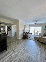 4907 Midtown Ln, Unit 1211 in Palm Beach Gardens, FL - Building Photo