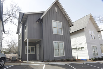 The Row in Clemson, SC - Foto de edificio - Building Photo