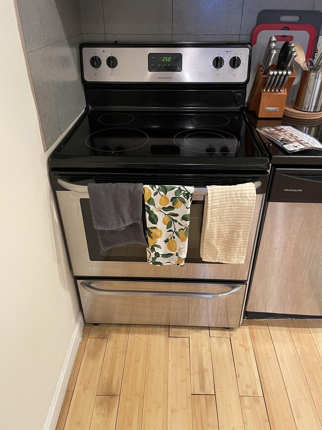 11 Commonwealth Ct in Boston, MA - Building Photo - Building Photo