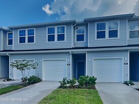 626 Holly Lks Dr in Orange Park, FL - Building Photo