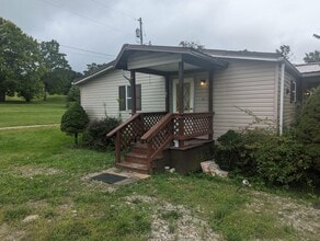 679 S Eighty Eight Rd in Carmichaels, PA - Building Photo - Building Photo