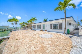 16009 6th St E in Redington Beach, FL - Building Photo - Building Photo