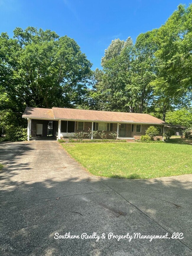 4030 Jasmine Hill Rd in Wetumpka, AL - Building Photo - Building Photo