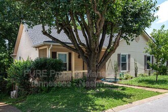 5432 Village Way in Nashville, TN - Building Photo - Building Photo