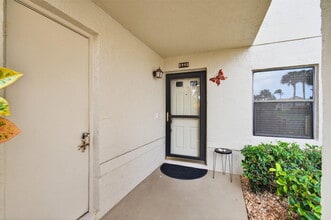 5945 Parkwalk Dr in Boynton Beach, FL - Building Photo - Building Photo