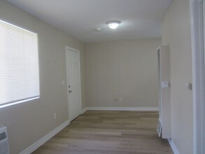 4459 Orange Grove Ave in Riverside, CA - Foto de edificio - Building Photo