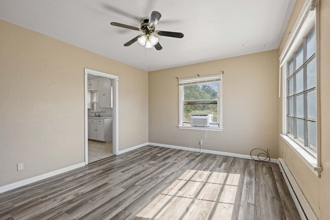 311 W Chubbuck Rd in Pocatello, ID - Foto de edificio - Building Photo