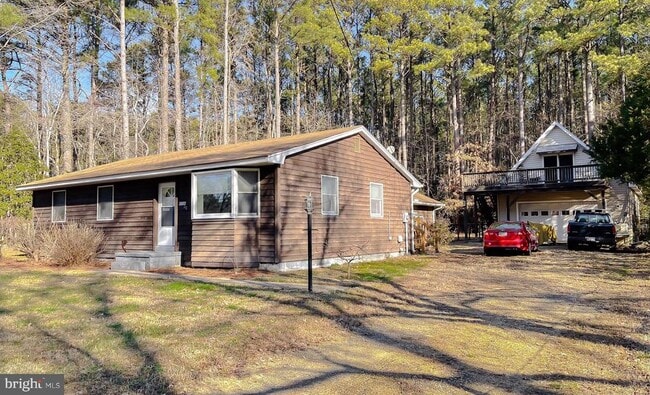 property at 18937 McKays Cove Ln