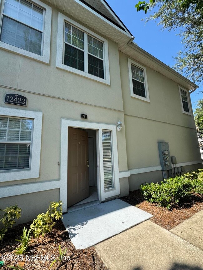 12423 Forest Lake Cir W in Jacksonville, FL - Building Photo - Building Photo