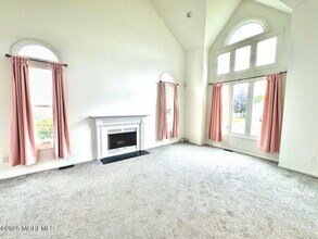 14 Fisher Dr in Hillsborough, NJ - Building Photo - Building Photo