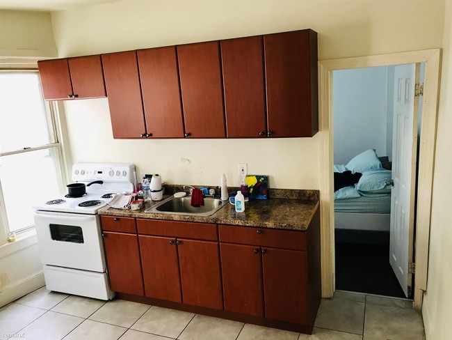 5560 Chancellor St-Unit -# 1 in Philadelphia, PA - Building Photo - Building Photo