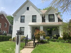 221 Orchard Ln in Sewickley, PA - Building Photo - Building Photo