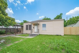 6527 Kernel St in Houston, TX - Building Photo - Building Photo