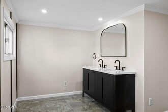 789 Troy-Schenectady Rd in Latham, NY - Building Photo - Building Photo