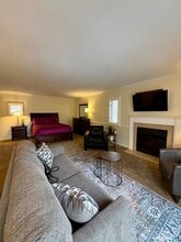 221 Old Pond Ln in Norwich, CT - Building Photo - Building Photo